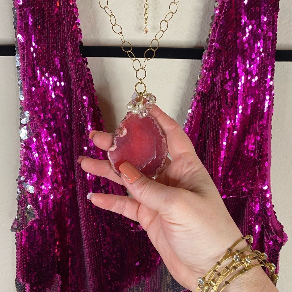 Fuchia Agate Stone, Pearls, & Gold Necklace